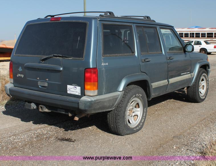 image for item E4314 1999 Jeep Cherokee Sport SUV
