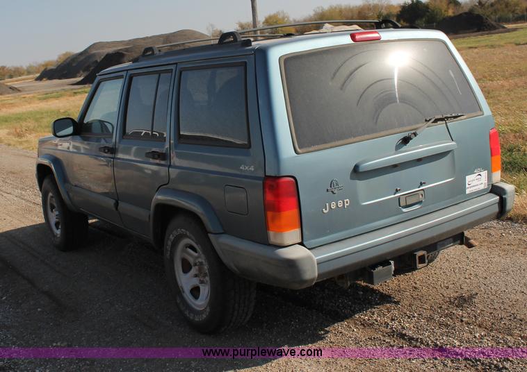 image for item E4314 1999 Jeep Cherokee Sport SUV