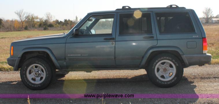 image for item E4314 1999 Jeep Cherokee Sport SUV