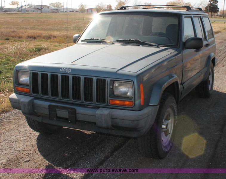 image for item E4314 1999 Jeep Cherokee Sport SUV