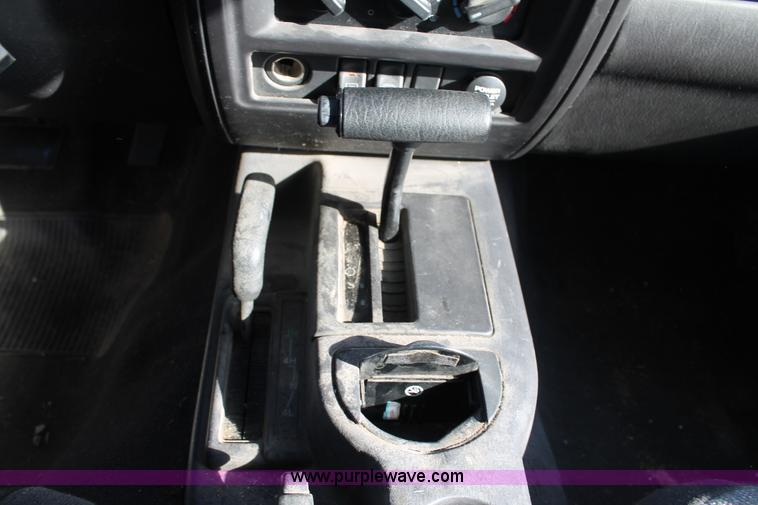 image for item E4314 1999 Jeep Cherokee Sport SUV