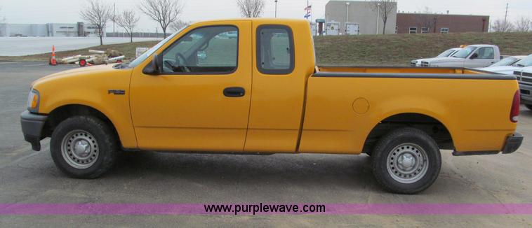 image for item E5843 1997 Ford F150 pickup truck