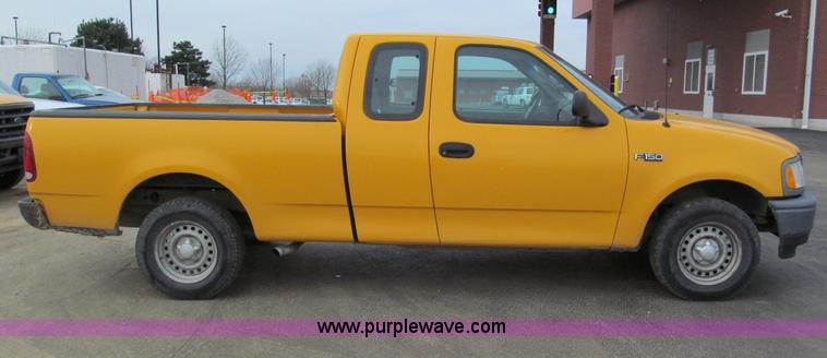 image for item E5843 1997 Ford F150 pickup truck