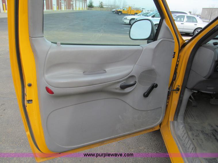 image for item E5843 1997 Ford F150 pickup truck