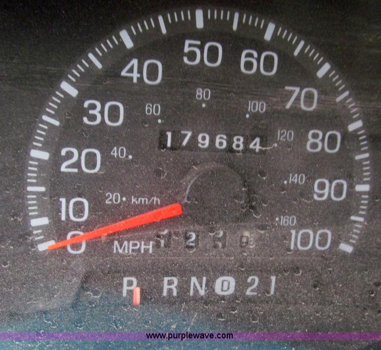 image for item E5843 1997 Ford F150 pickup truck