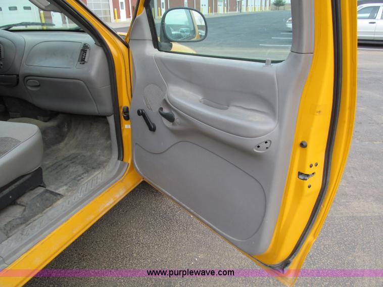 image for item E5843 1997 Ford F150 pickup truck
