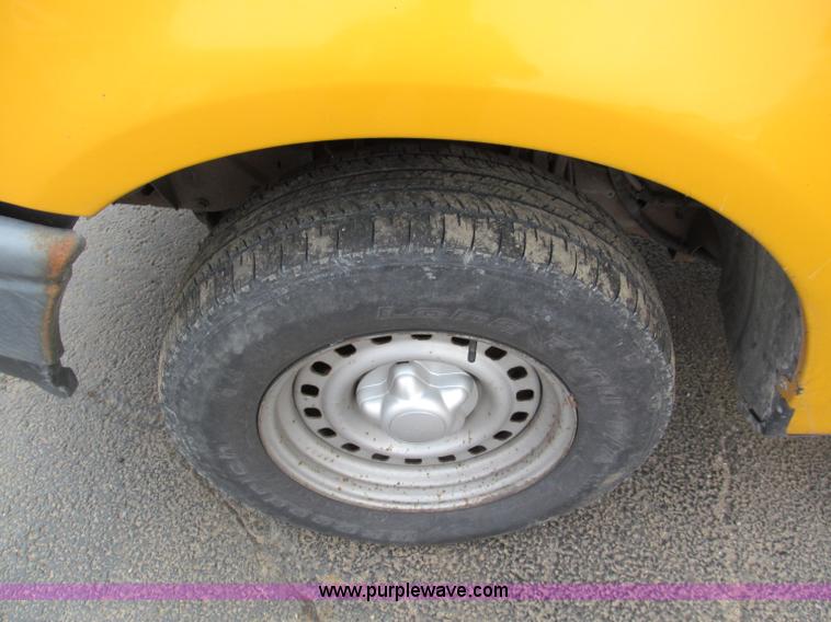 image for item E5843 1997 Ford F150 pickup truck