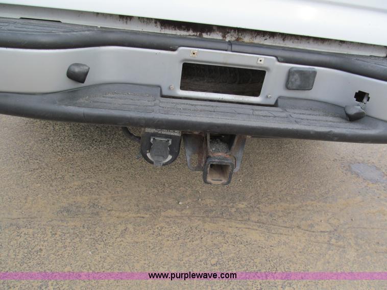 image for item E5844 2005 Chevrolet Silverado 1500 pickup truck