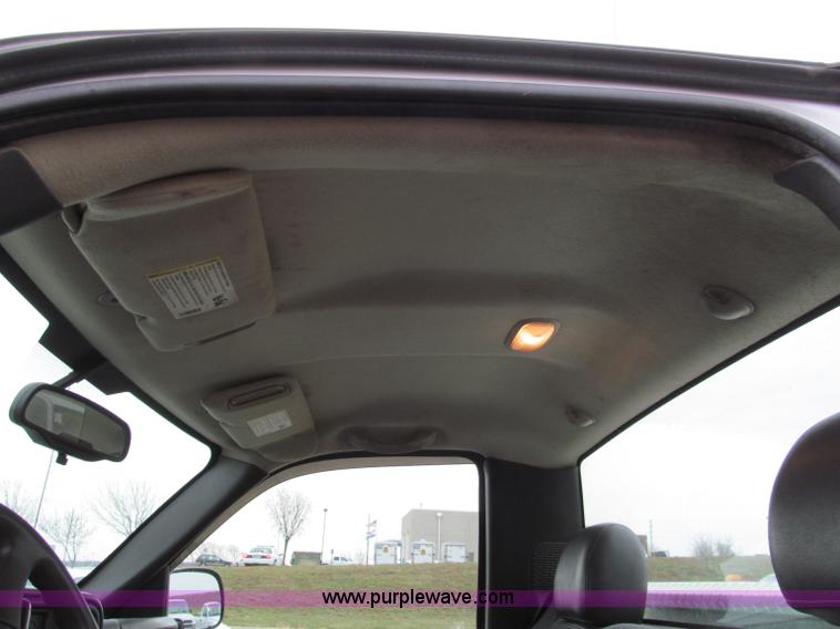 image for item E5847 2005 Chevrolet Silverado 1500 pickup truck