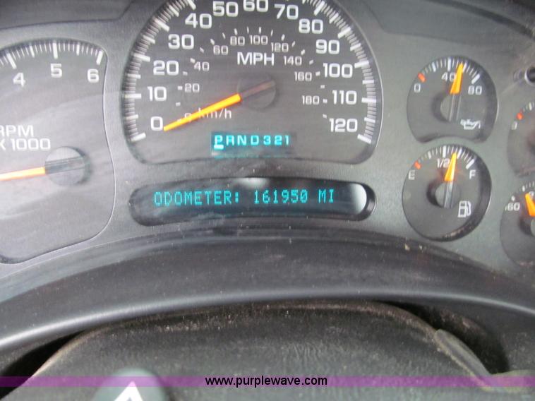 image for item E5847 2005 Chevrolet Silverado 1500 pickup truck