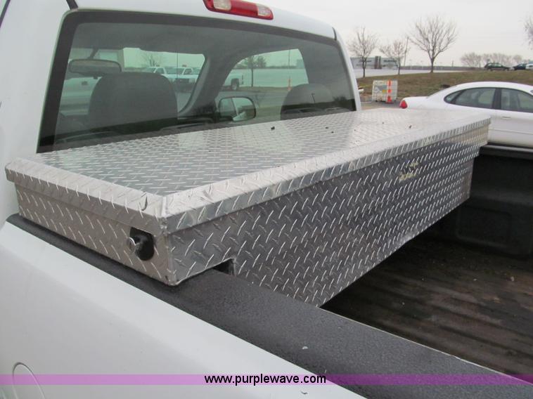 image for item E5847 2005 Chevrolet Silverado 1500 pickup truck