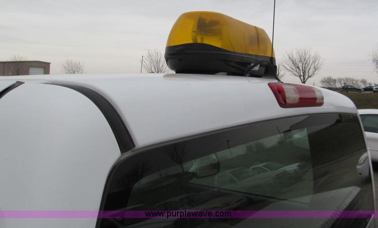 image for item E5847 2005 Chevrolet Silverado 1500 pickup truck