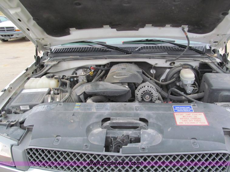 image for item E5847 2005 Chevrolet Silverado 1500 pickup truck