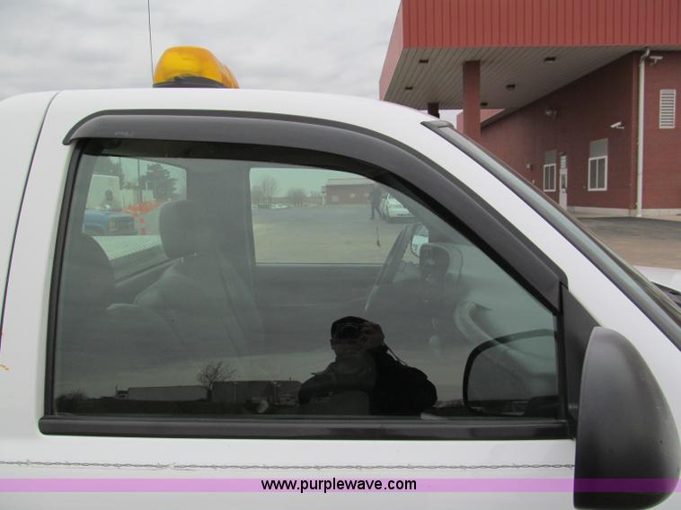 image for item E5847 2005 Chevrolet Silverado 1500 pickup truck