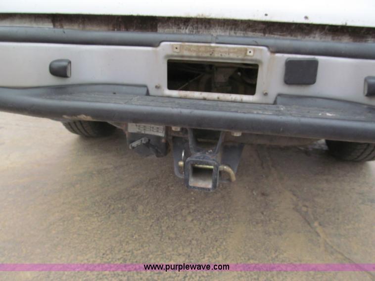 image for item E5847 2005 Chevrolet Silverado 1500 pickup truck