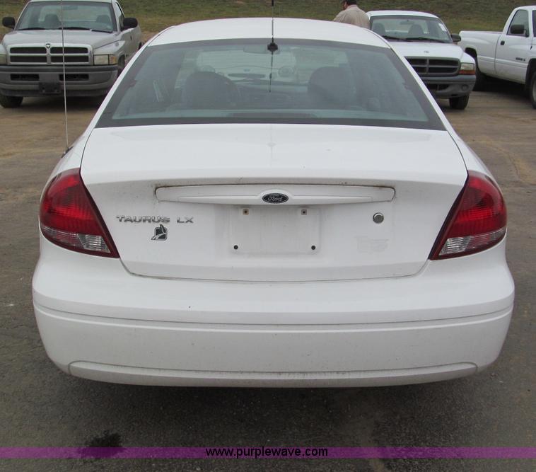 image for item E5848 2004 Ford Taurus LX