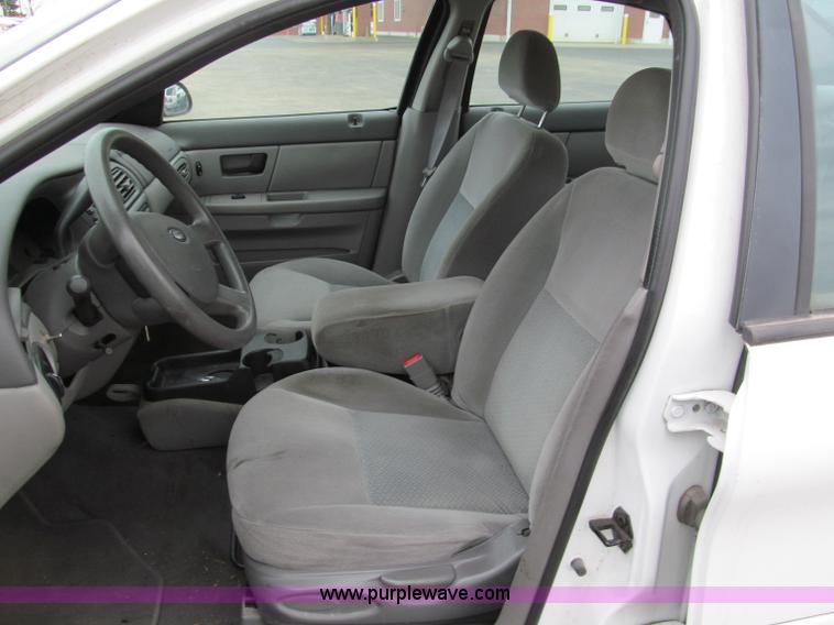 image for item E5848 2004 Ford Taurus LX