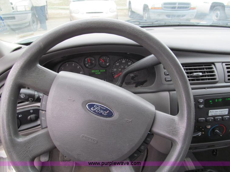 image for item E5848 2004 Ford Taurus LX