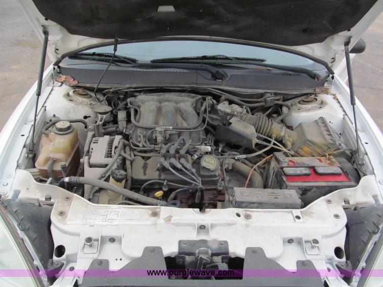 image for item E5848 2004 Ford Taurus LX