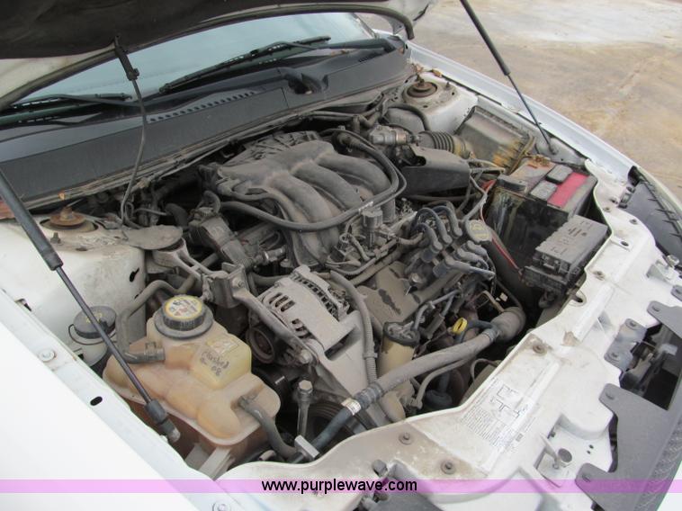 image for item E5848 2004 Ford Taurus LX