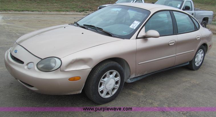 image for item E5851 1997 Ford Taurus GL