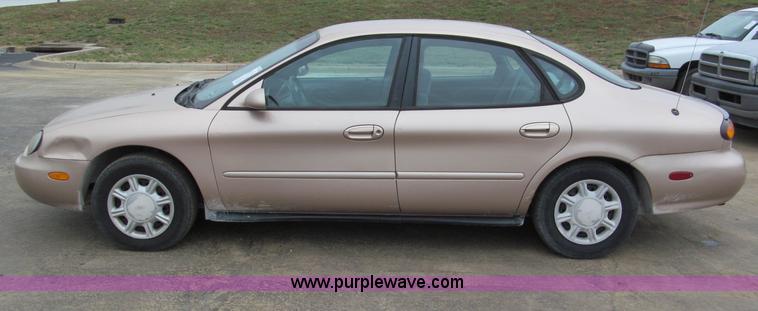 image for item E5851 1997 Ford Taurus GL