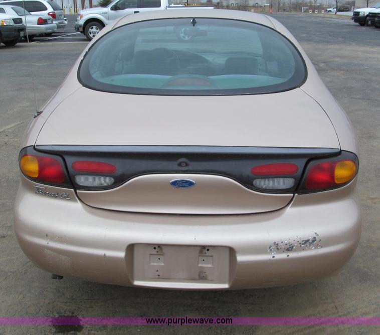 image for item E5851 1997 Ford Taurus GL