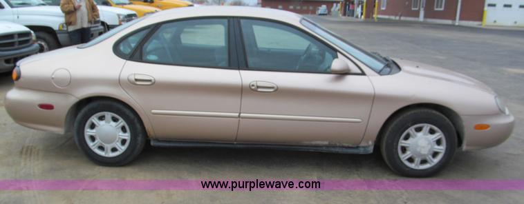 image for item E5851 1997 Ford Taurus GL