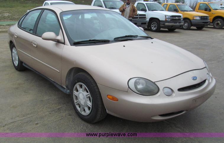 image for item E5851 1997 Ford Taurus GL