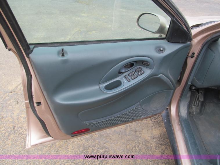 image for item E5851 1997 Ford Taurus GL