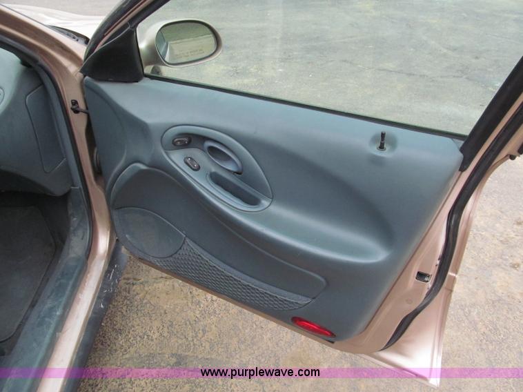 image for item E5851 1997 Ford Taurus GL