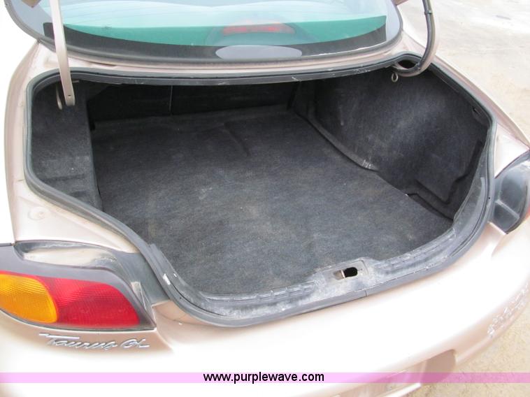 image for item E5851 1997 Ford Taurus GL