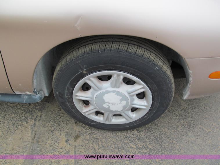 image for item E5851 1997 Ford Taurus GL