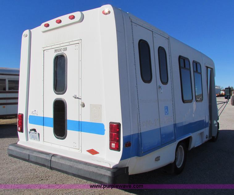 image for item E8216 2001 Chevrolet Express 3500 Cargo bus