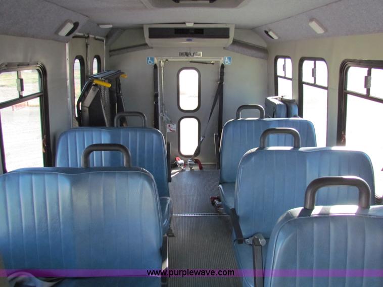 image for item E8216 2001 Chevrolet Express 3500 Cargo bus