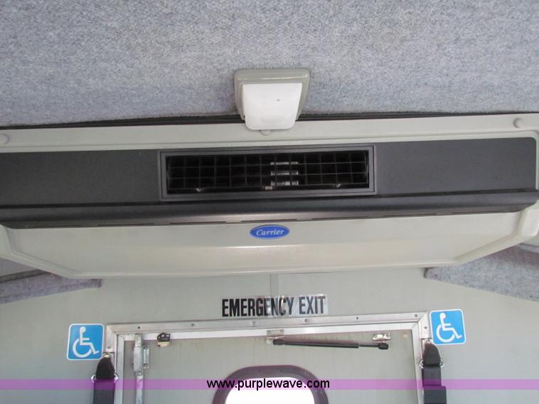 image for item E8216 2001 Chevrolet Express 3500 Cargo bus