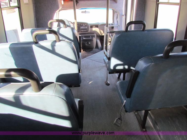 image for item E8216 2001 Chevrolet Express 3500 Cargo bus