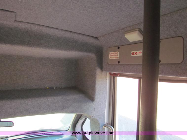 image for item E8216 2001 Chevrolet Express 3500 Cargo bus