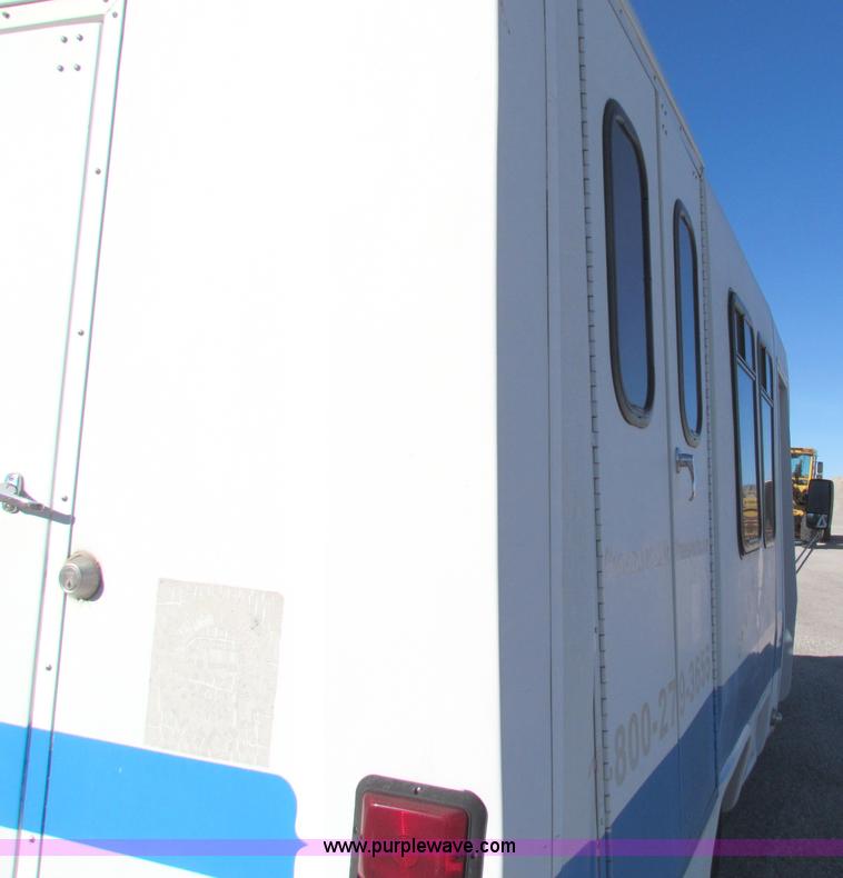 image for item E8216 2001 Chevrolet Express 3500 Cargo bus