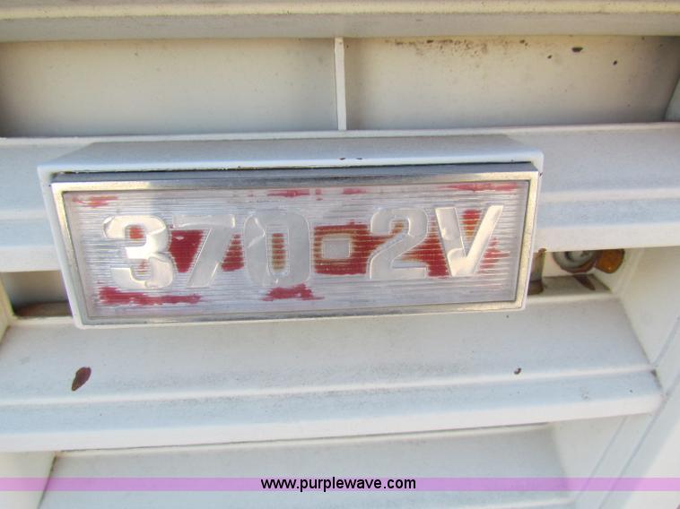 image for item E8216 2001 Chevrolet Express 3500 Cargo bus