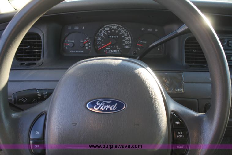 image for item F2502 2004 Ford Crown Victoria Police Interceptor