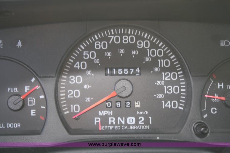 image for item F2502 2004 Ford Crown Victoria Police Interceptor