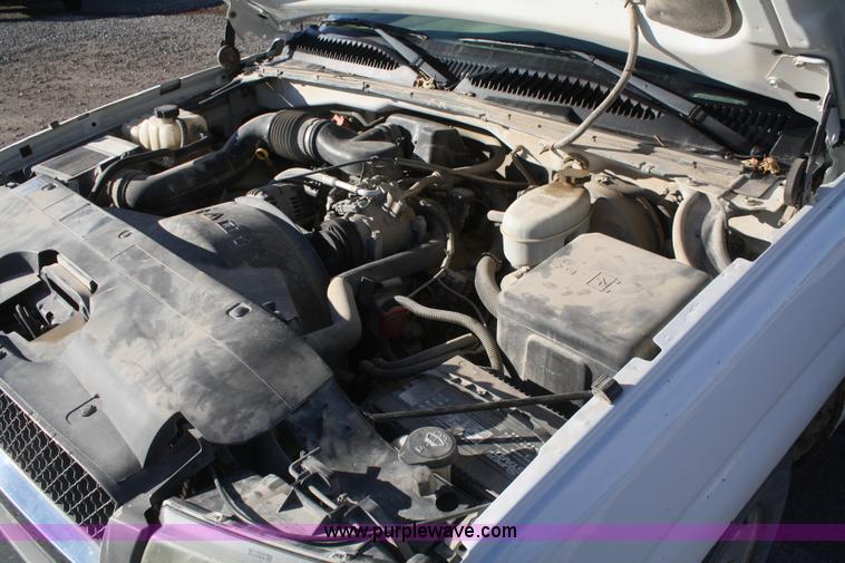 image for item F2722 2004 Chevrolet Silverado 1500 pickup truck