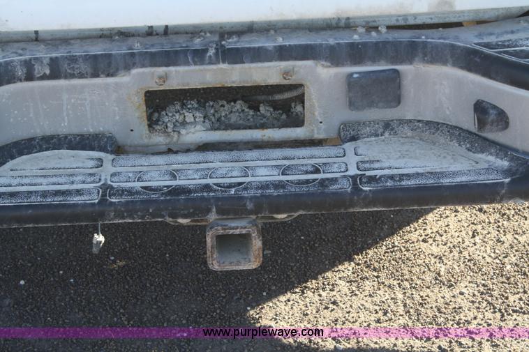 image for item F2722 2004 Chevrolet Silverado 1500 pickup truck