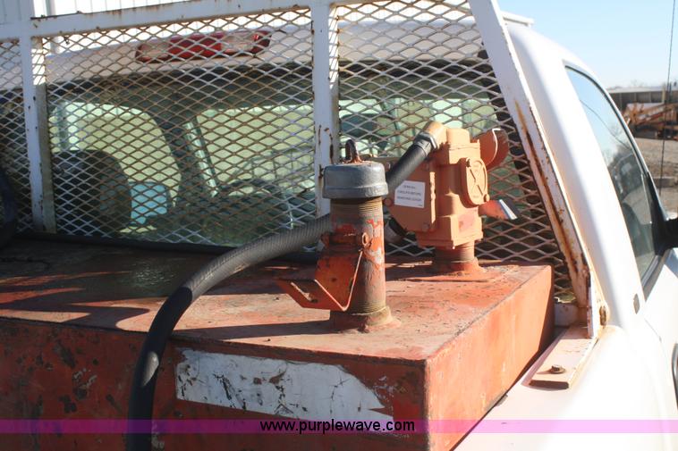 image for item F2722 2004 Chevrolet Silverado 1500 pickup truck