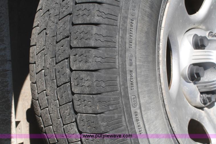 image for item F2722 2004 Chevrolet Silverado 1500 pickup truck