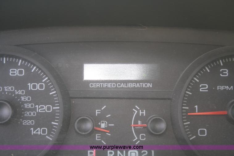 image for item F2894 2007 Ford Crown Victoria Police Interceptor