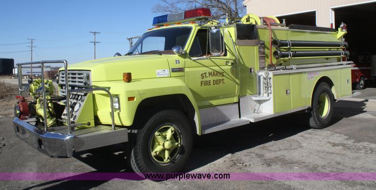image for item F2897 1981 Ford F700 firetruck