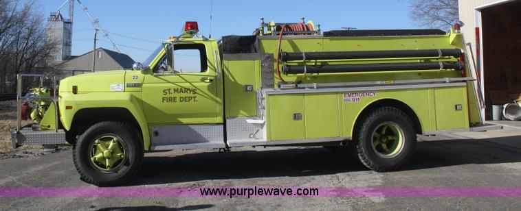 image for item F2897 1981 Ford F700 firetruck