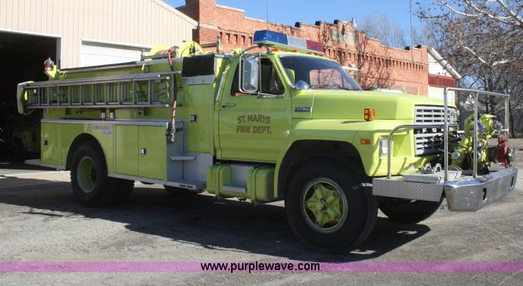 image for item F2897 1981 Ford F700 firetruck
